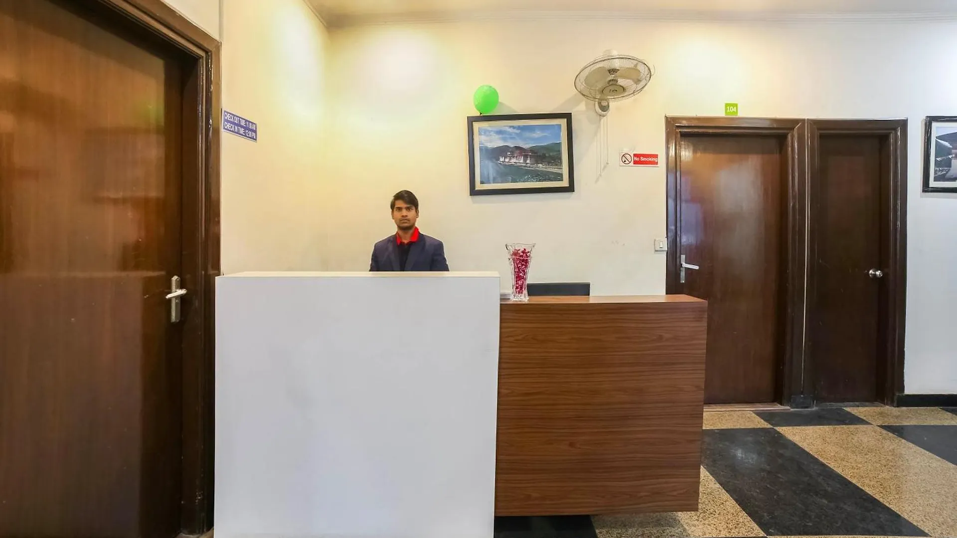 Collection O Satguru House Hotel Gurgaon