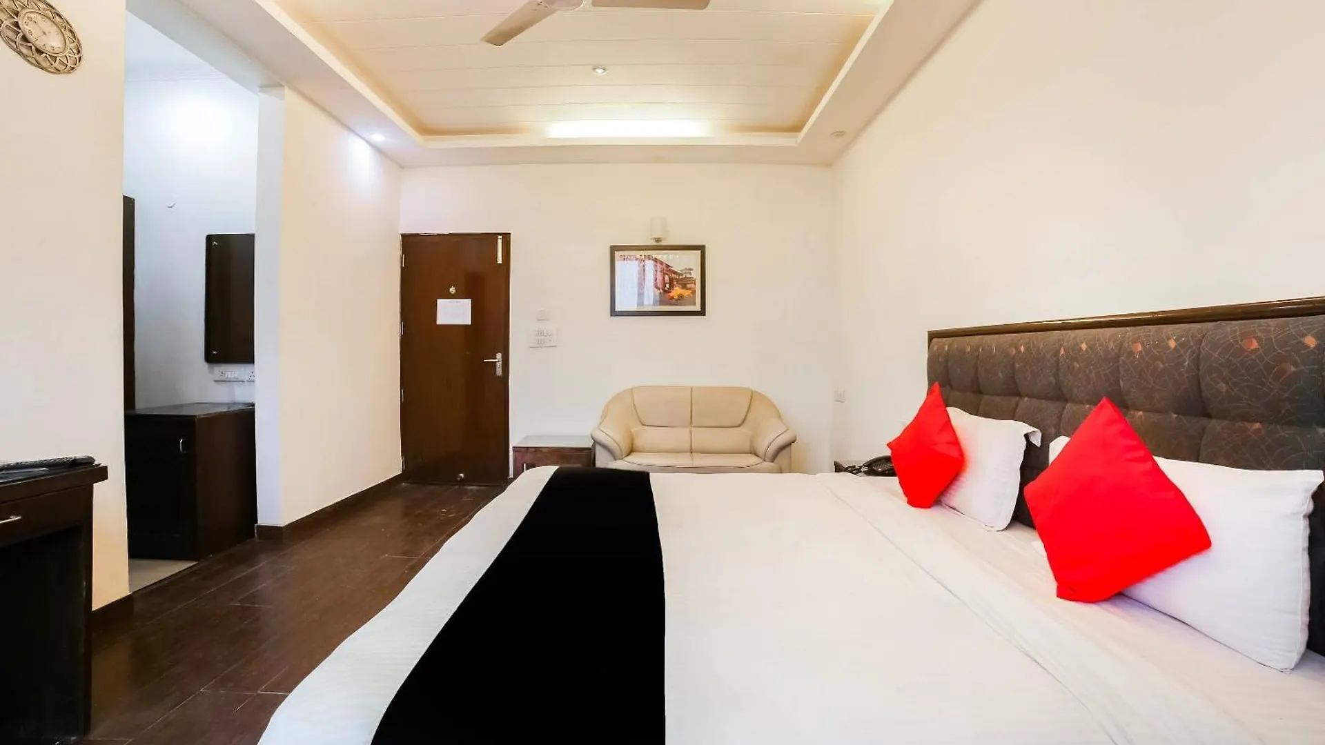 Collection O Satguru House Hotel Gurgaon India