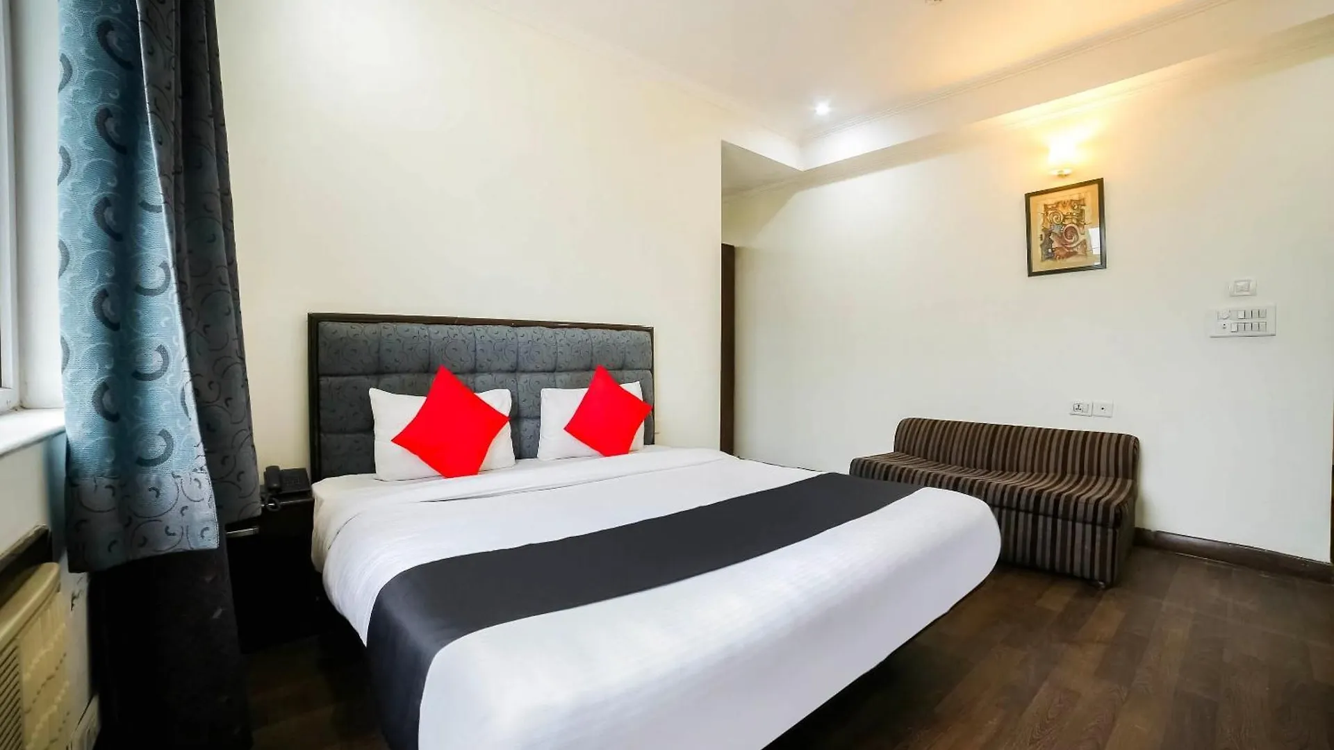 Collection O Satguru House Hotel Gurgaon